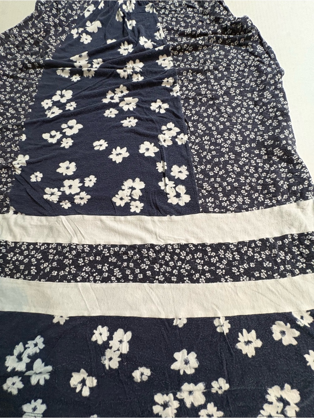 Vera Wang Navy and White Floral Maxi Dress Small - Picture 2 of 8